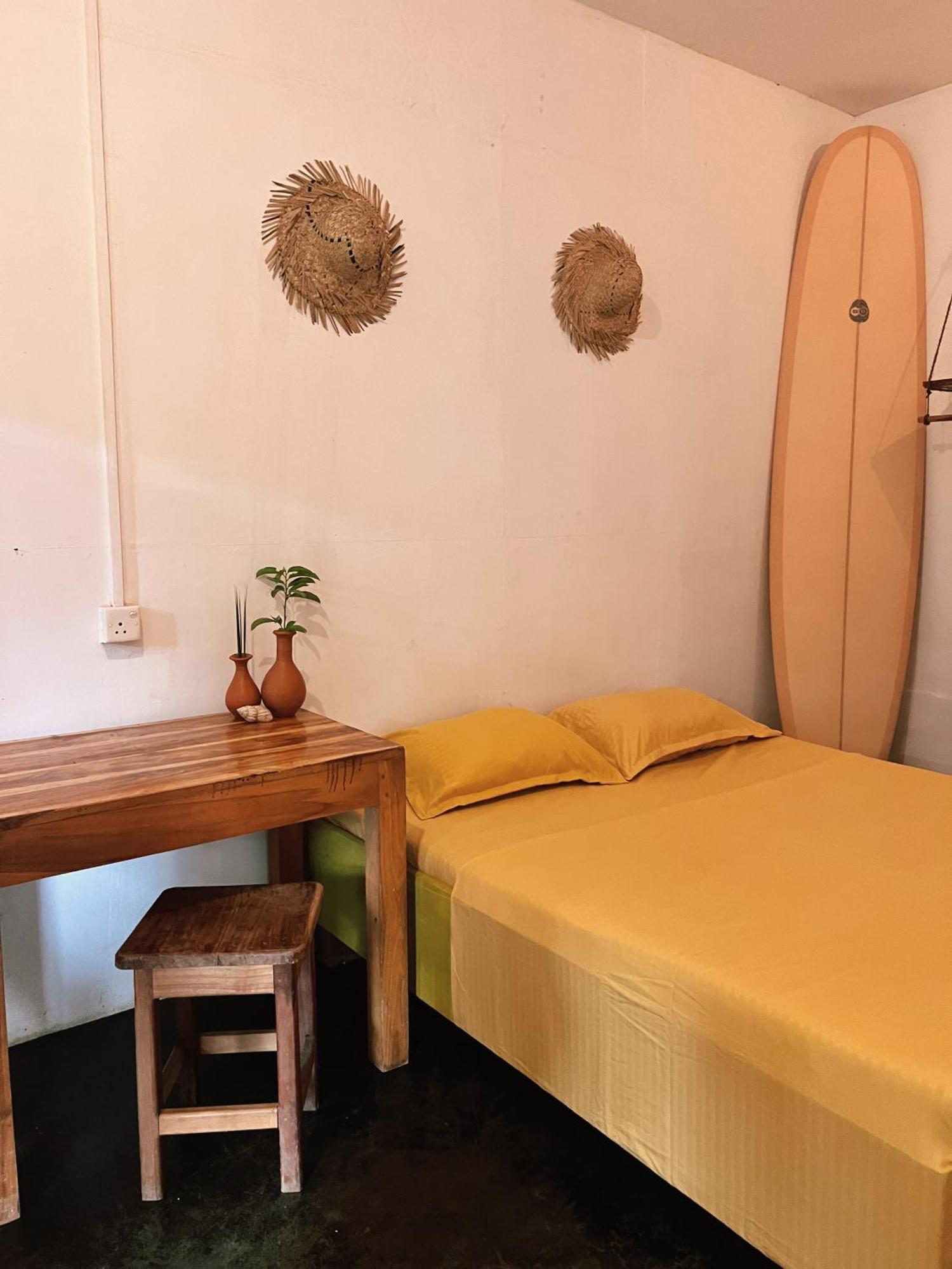 Auberge de jeunesse Wave Hunters à Baie d'Arugam Extérieur photo